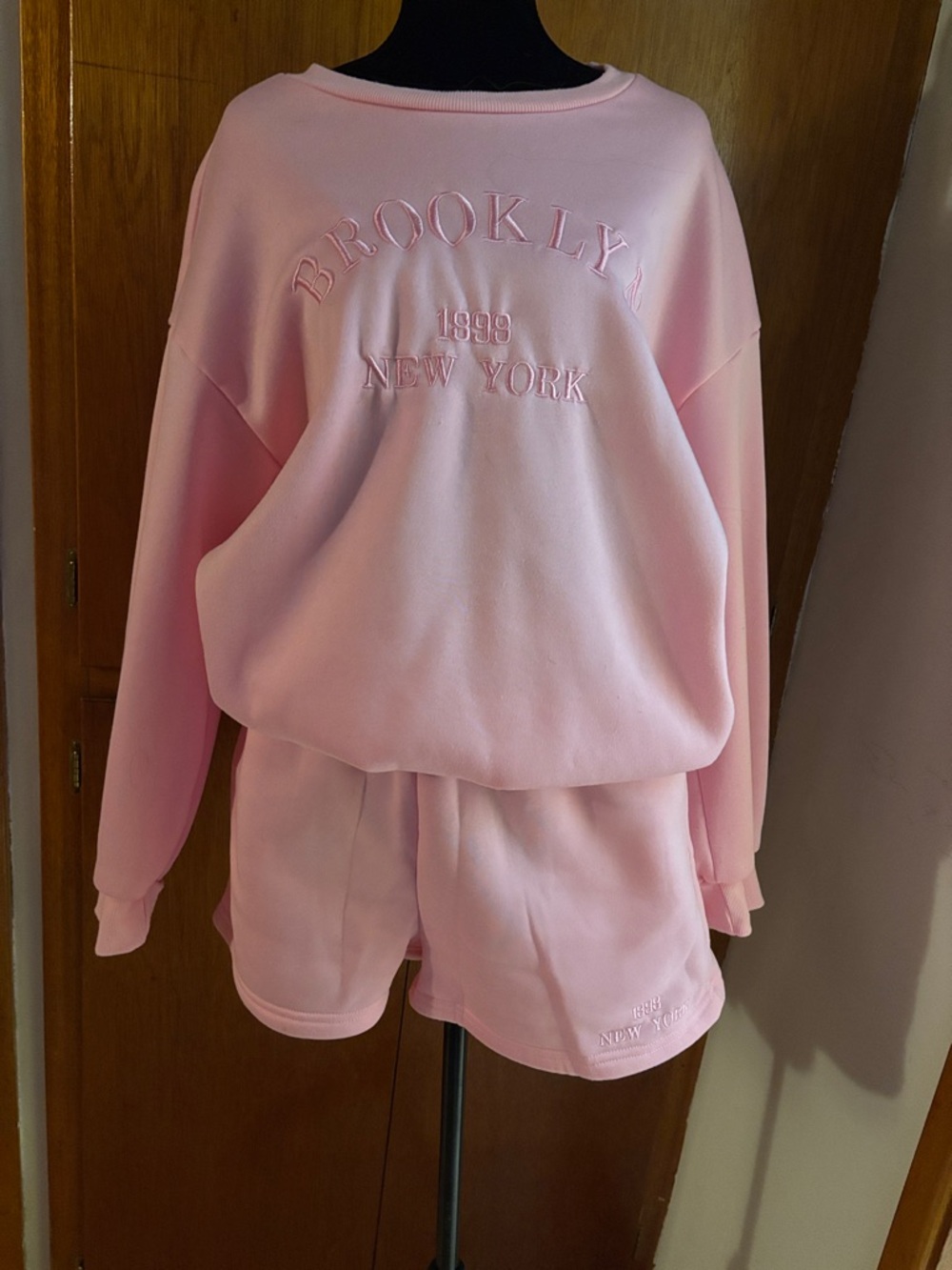 Pink 'Brooklyn 1998 New York' Sweatshirt & Shorts Set SZ Large